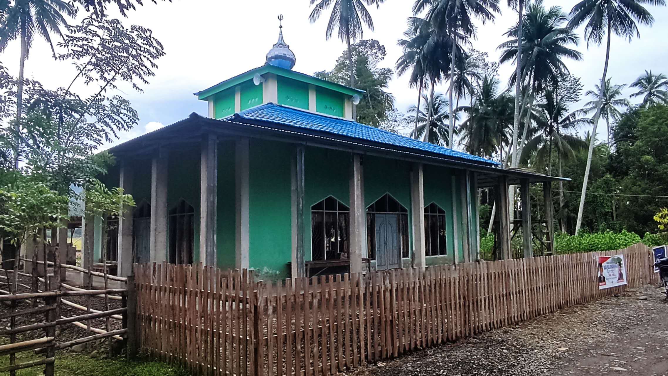 BDLP捐资修建的几座清真寺-印尼金矿开发.jpg